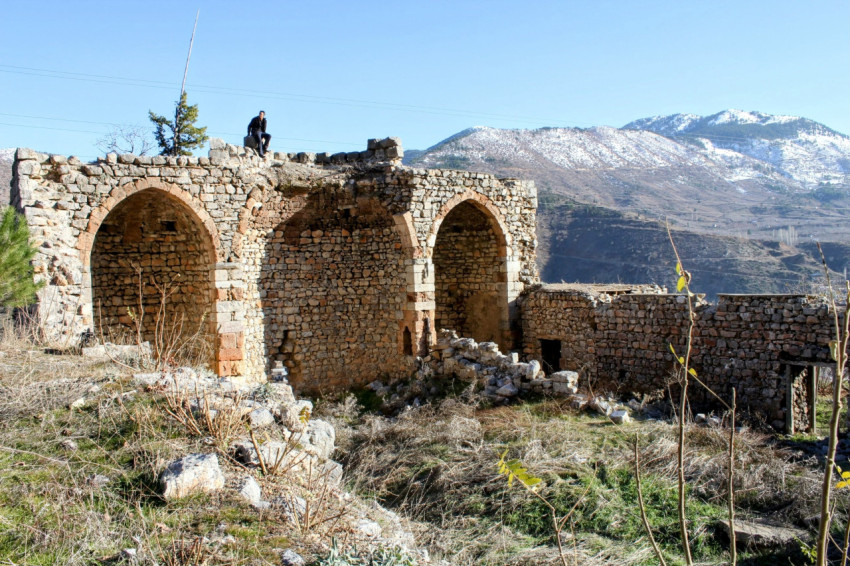 Saimbeyli Manastır