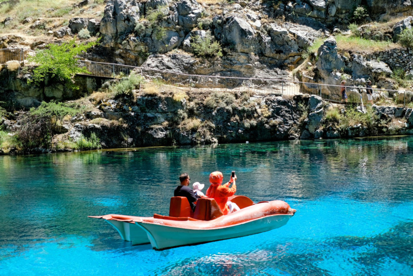 Gökpınqr gölünde deniz bisikleti sefası