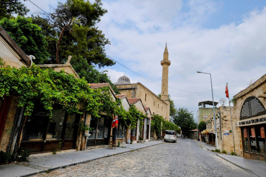 Adana Kozan Hoşkadem Camii