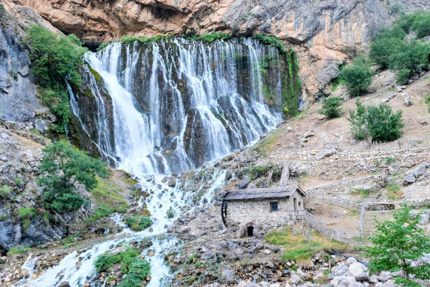 Yahyalı Kapuzbaşı Şelalesi