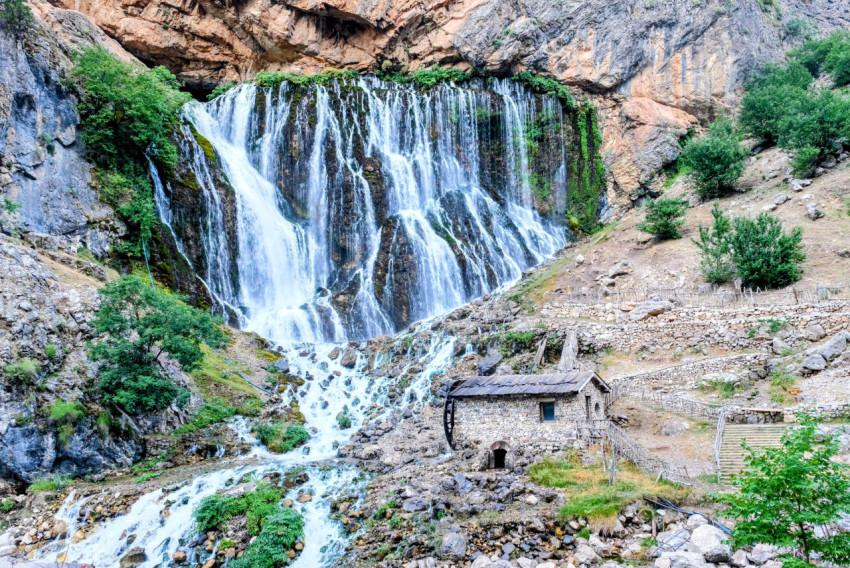 Kayseri Yahyalı Kapuzbaşı Şelalesi