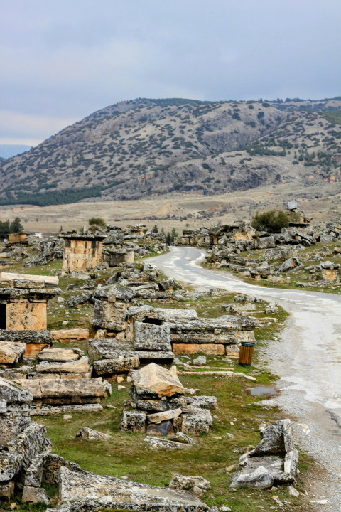 Pamukkale Hierapolis Antik Kentinden bir görünüm